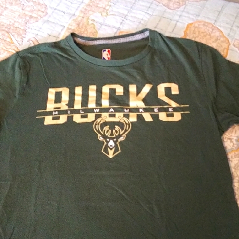 Milwaukee Bucks Green T-Shirt